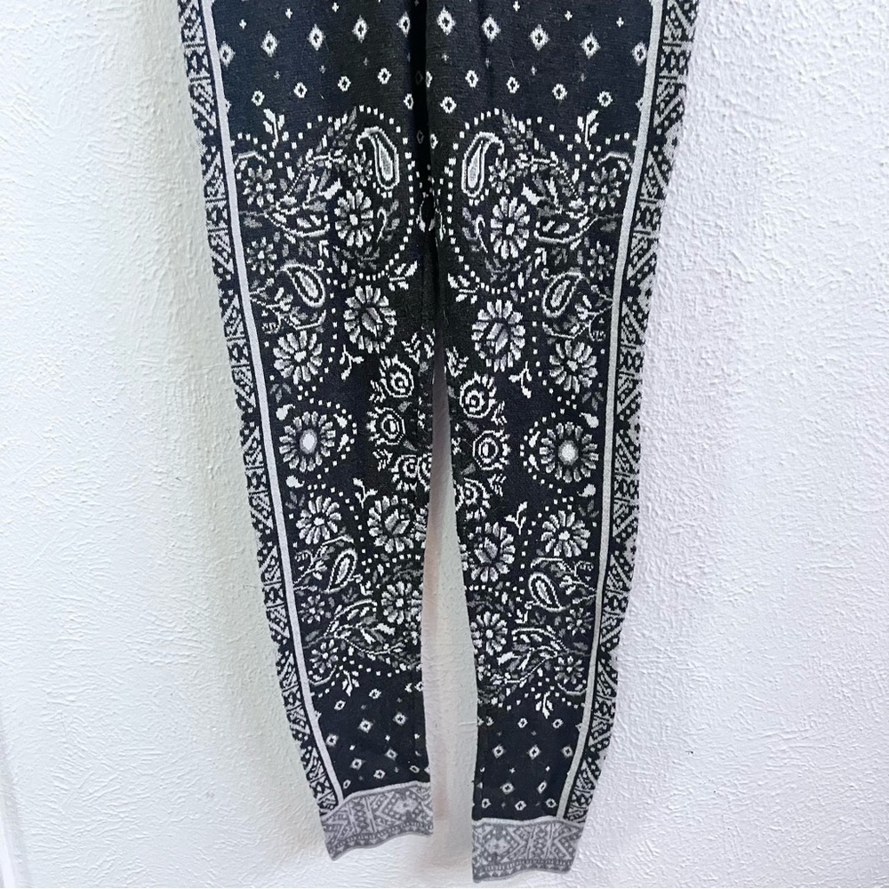AEO gray paisley sweater legging - Picture 4 of 6